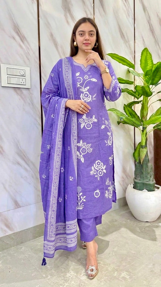 Subtle lilac cotton suit